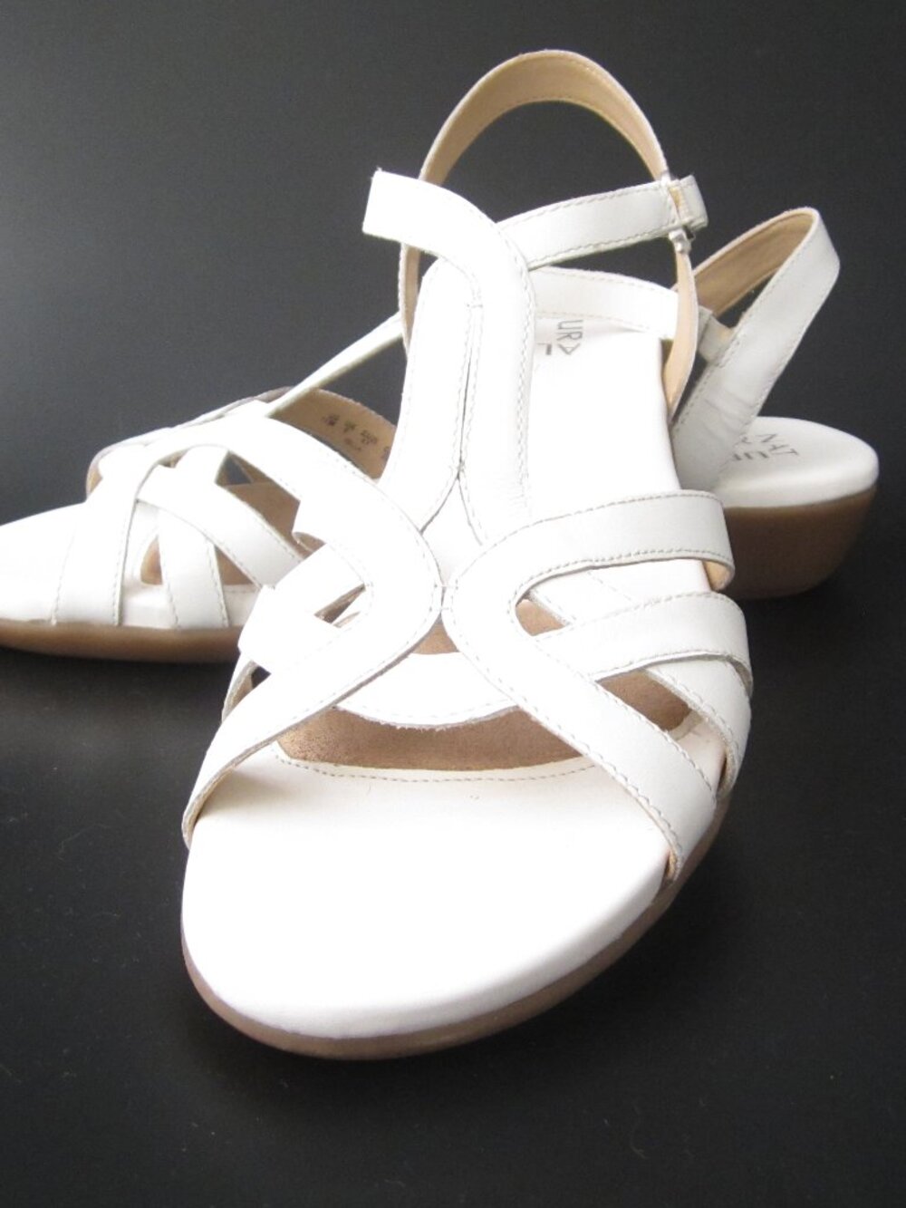 Naturalizer Womens NELLA Sandals 11 M Strappy Slingback White Leather Low Wedge